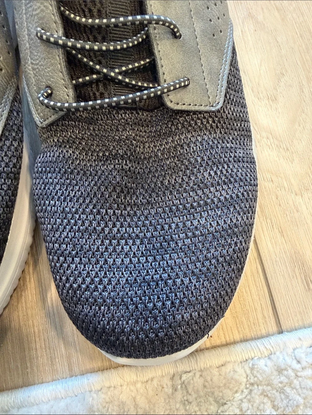 New Skechers Men's Black and Gray Lightweight Athletic Sneakers